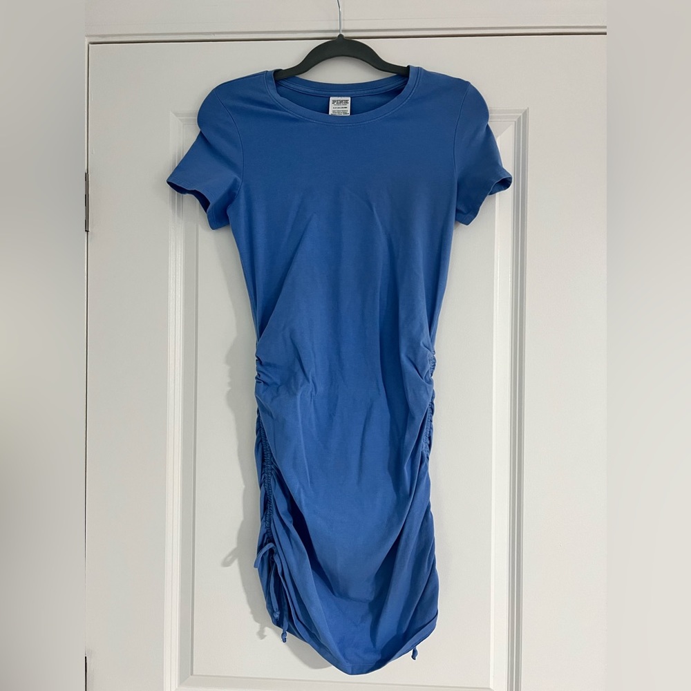Victoria’s Secret size small blue body con dress.